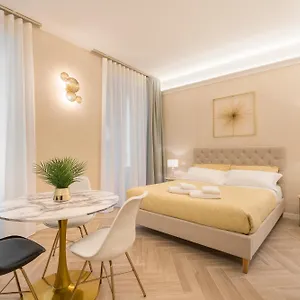 Golden Chic - Citta Alta , Bergamo Italien